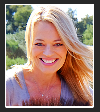 Jeri Ryan  on Pet Life Radio